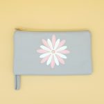 Monedero Flor Gris